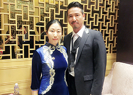 高潔與香港陳保元合影