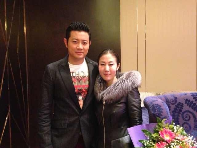 高潔與羅中旭合影