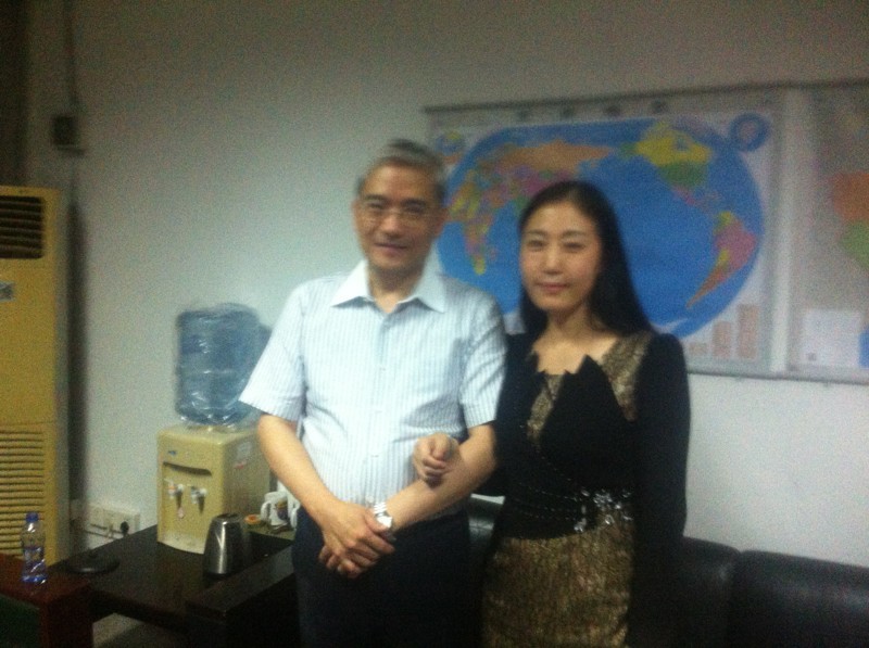 高潔與郎咸平合影