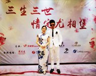 高潔與黃曉明御用替身陶飛羽合影